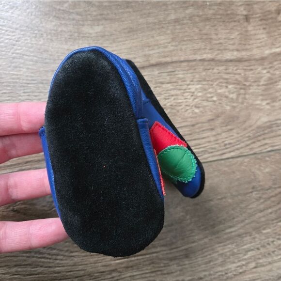 2/$20 Robeez 0-6 m - Picture 2 of 3